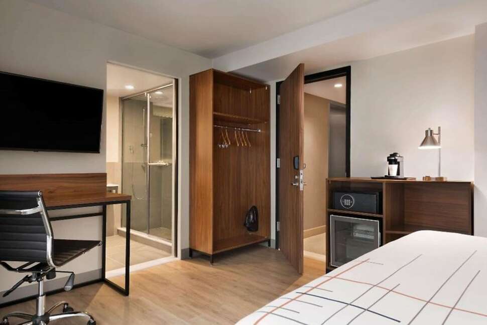 Een foto van La Quinta Inn & Suites by Wyndham Times Square South