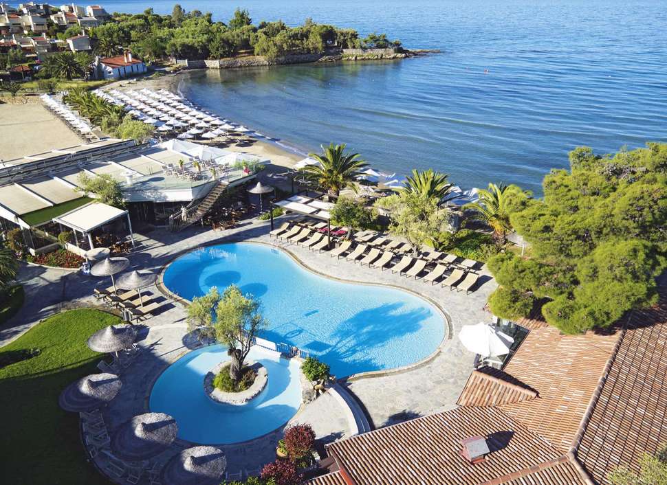 Een foto van het zwembad bij Anthemus Sea Beach Hotel & Spa