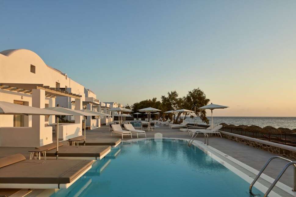 Een foto van het zwembad bij Costa Grand Resort & Spa