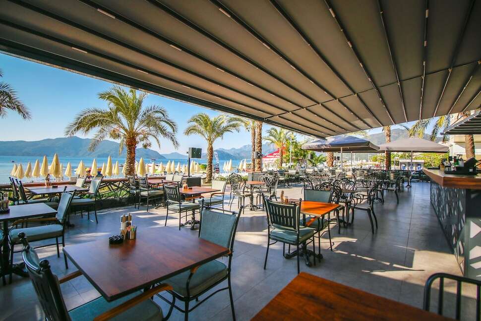 Ein Foto Aurasia Beach Hotel