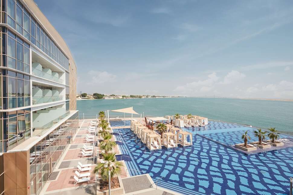 Een foto van het zwembad bij Royal M Hotel by Gewan Abu Dhabi
