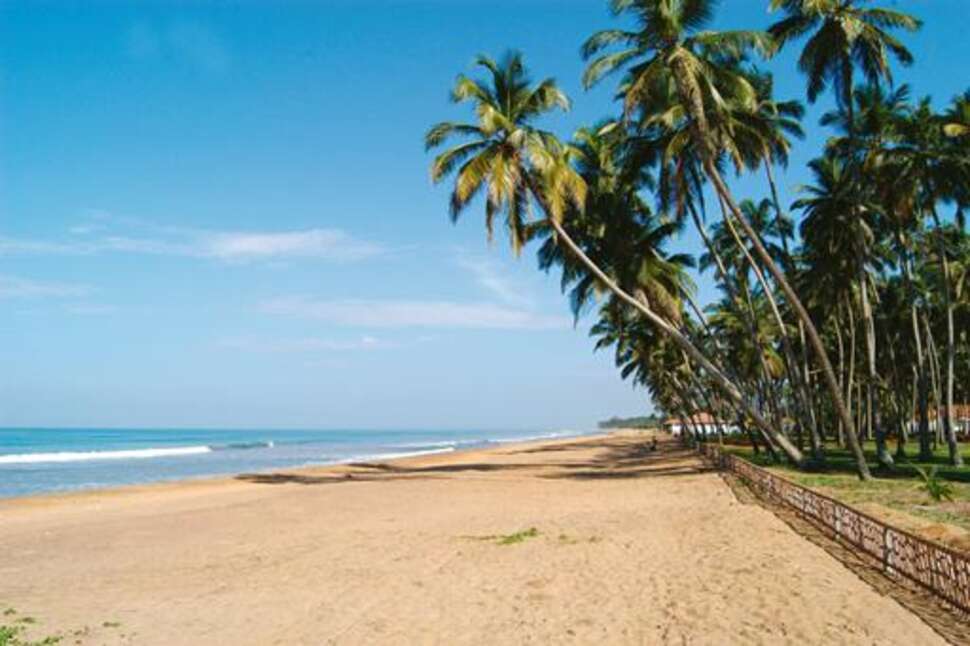 Een foto van het strand bij Royal Palms Beach Resort