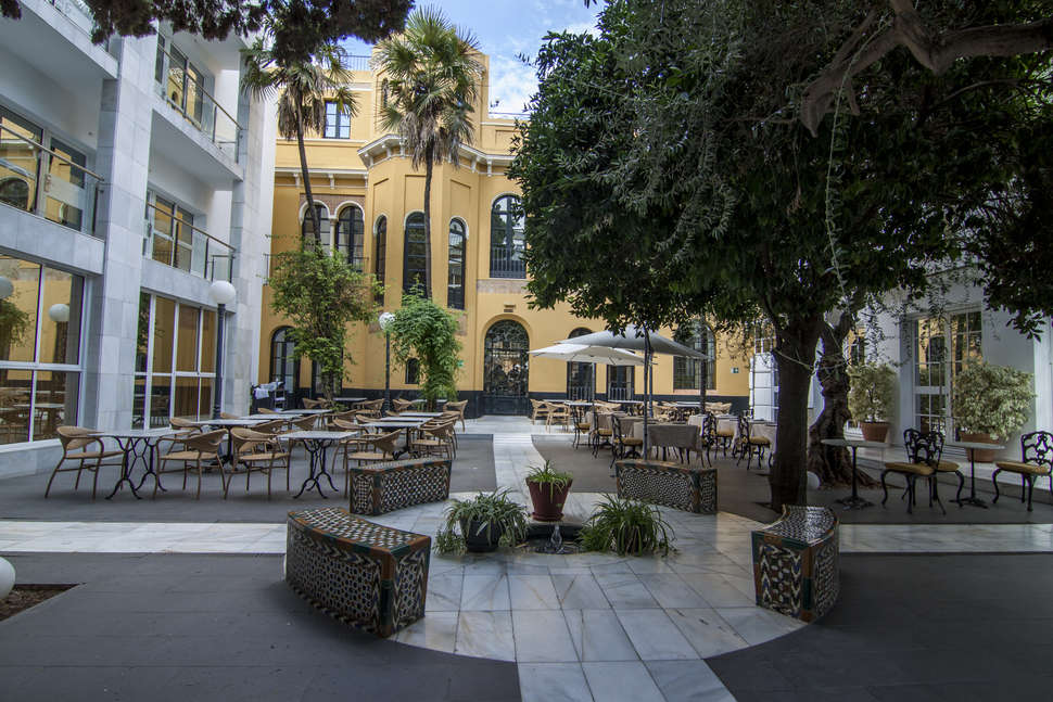 Een foto van het terras bij Hotel San Gil