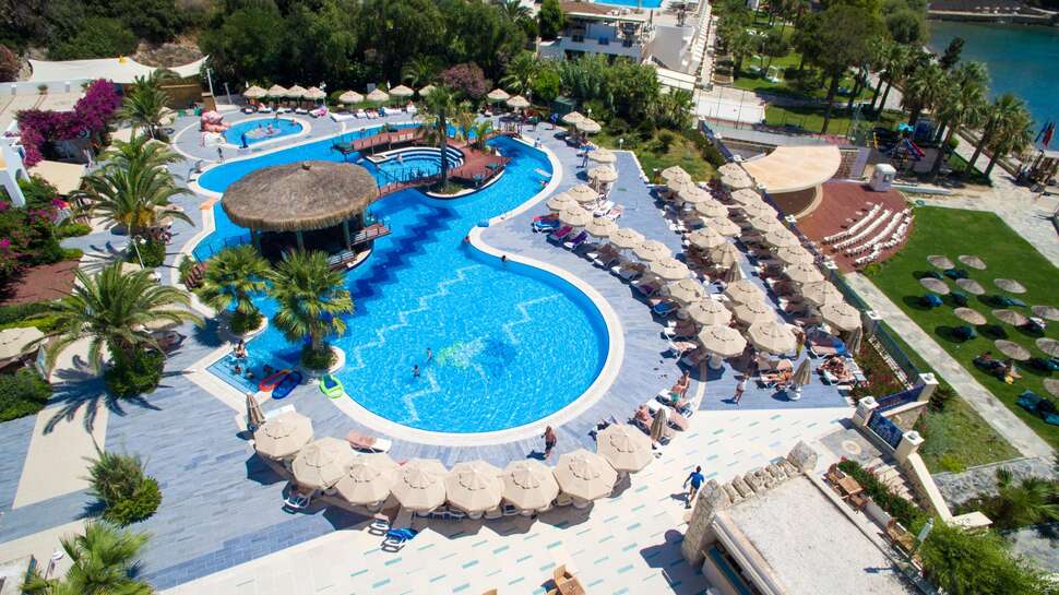 Ein Foto vom Pool im Salmakis Resort & Spa