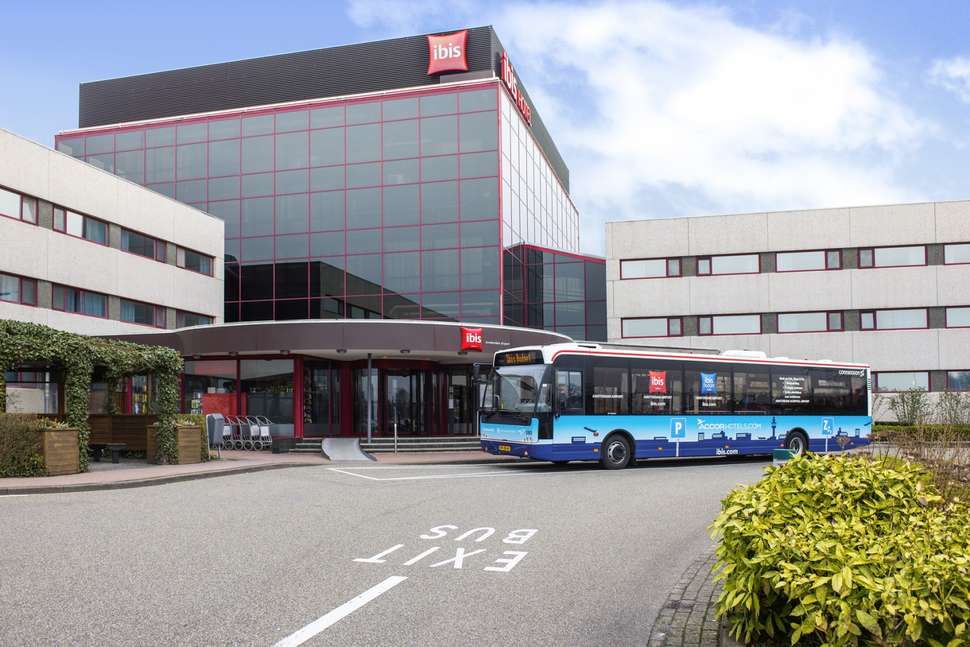 Een foto van de buitenkant van Ibis Styles Amsterdam Airport