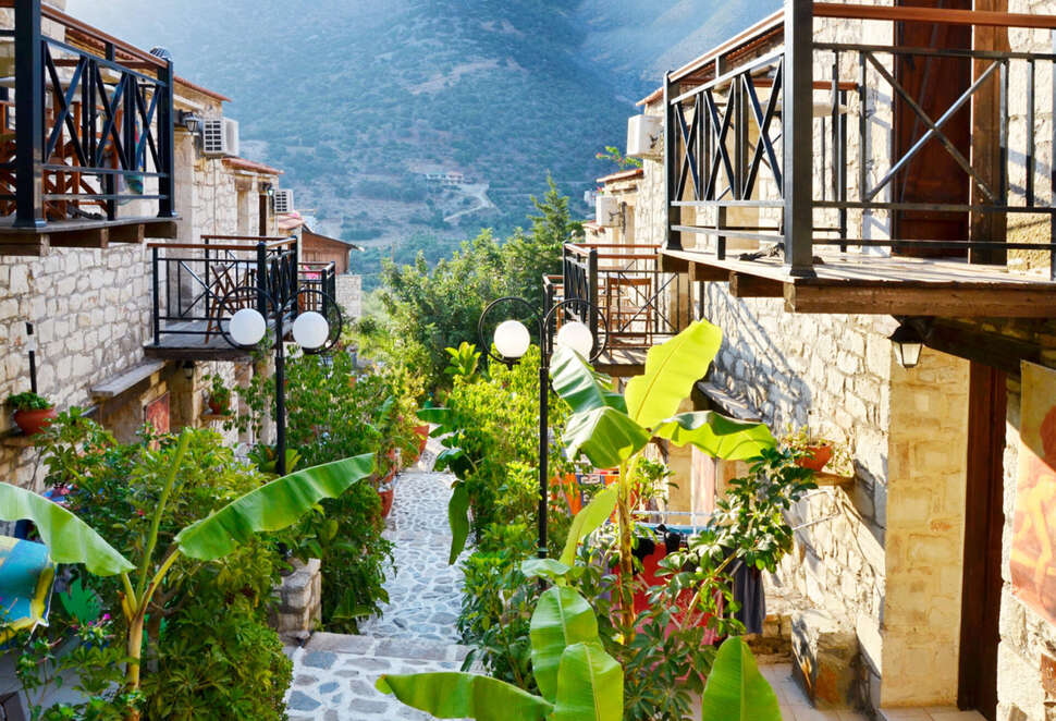 Ein Foto von der Außenansicht des Stone Village Petrino Horio