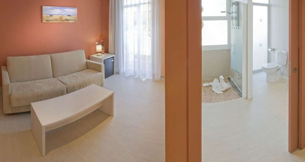Ein Foto GHT Balmes Hotel Aparthotel & Splash