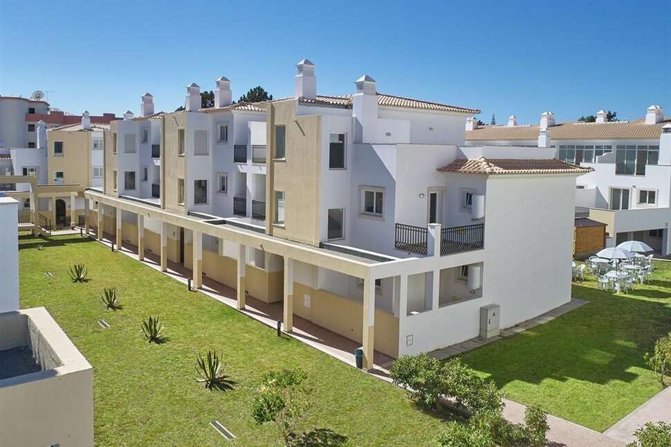 Een foto van de buitenkant van Smy Santa Eulalia
