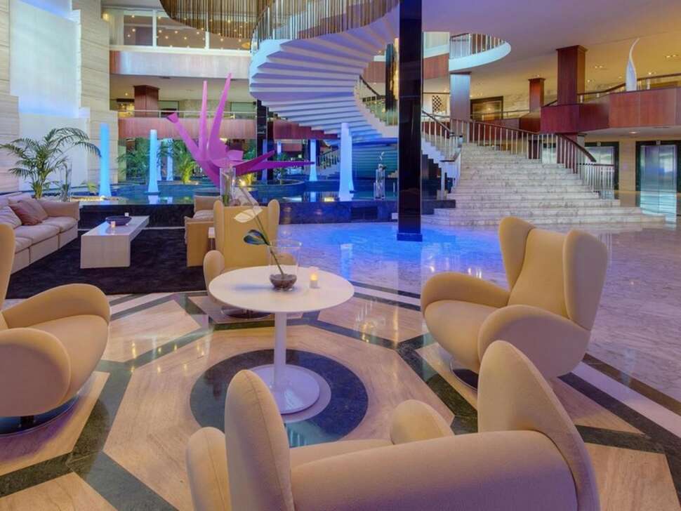Een foto van het interieur van Melia Palma Marina