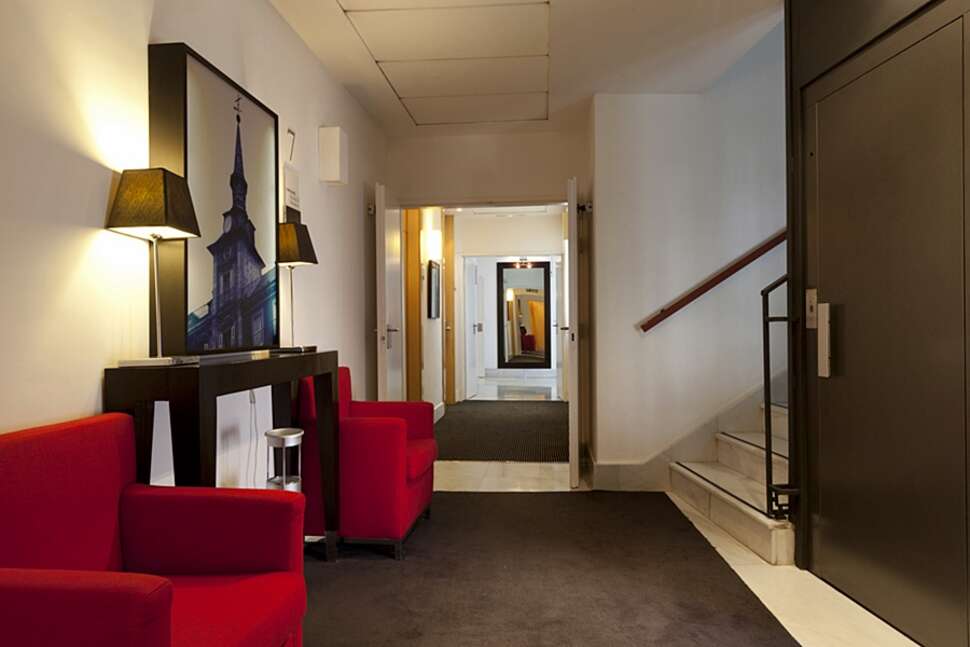 Een foto van het interieur van Hotel Quatro Puerta Del Sol