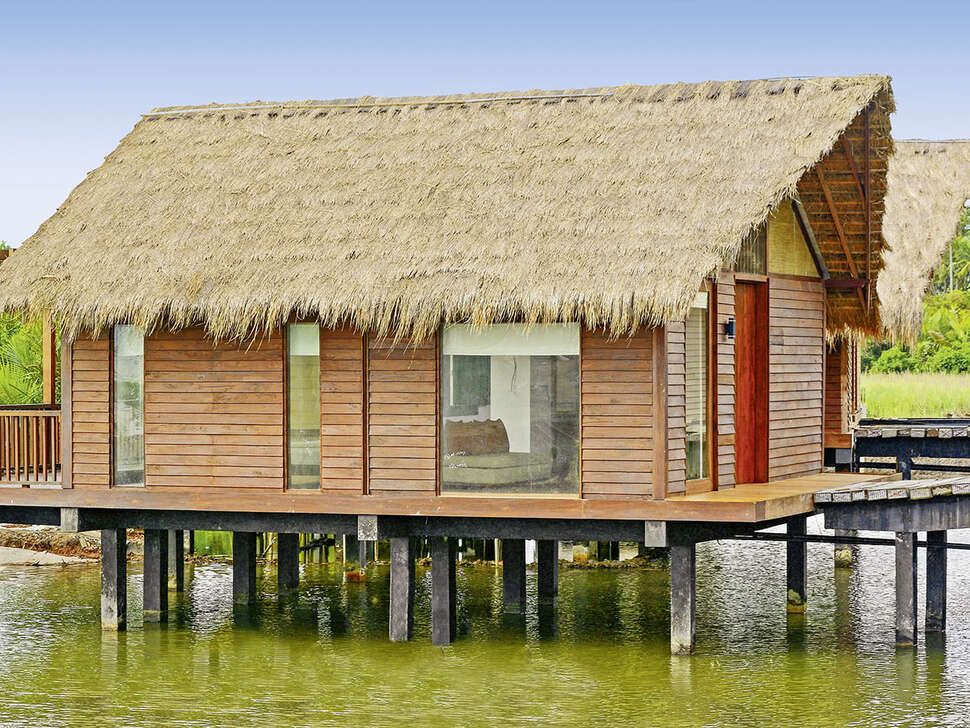 Een foto van de buitenkant van Suriya Luxury Resort