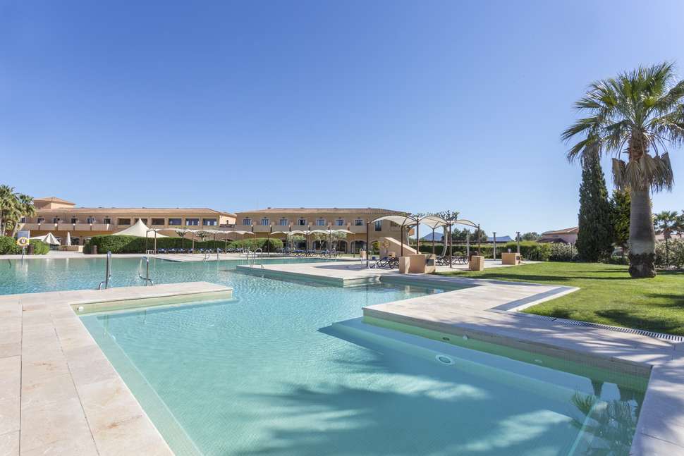 Een foto van het zwembad bij Hacienda Son Antem Golf Resort