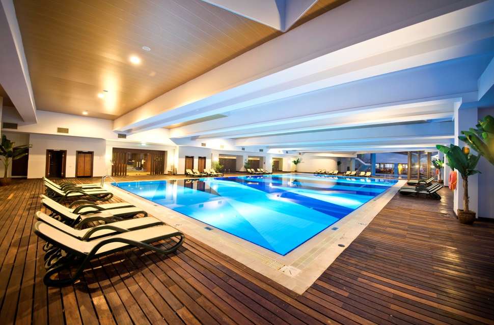 Een foto van het zwembad bij Limak Lara Deluxe Hotel & Resort