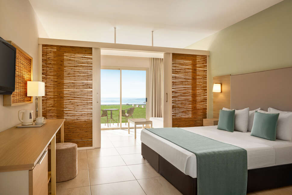 Een foto van Ramada Hotel & Suites by Wyndham Ayia Napa