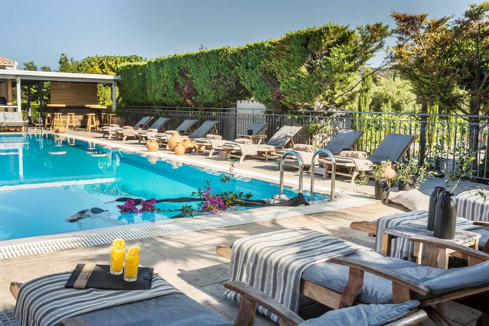 Een foto van het zwembad bij Avithos Resort