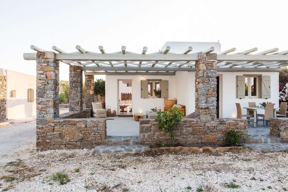 Een foto van de buitenkant van Olive Mykonos Villas