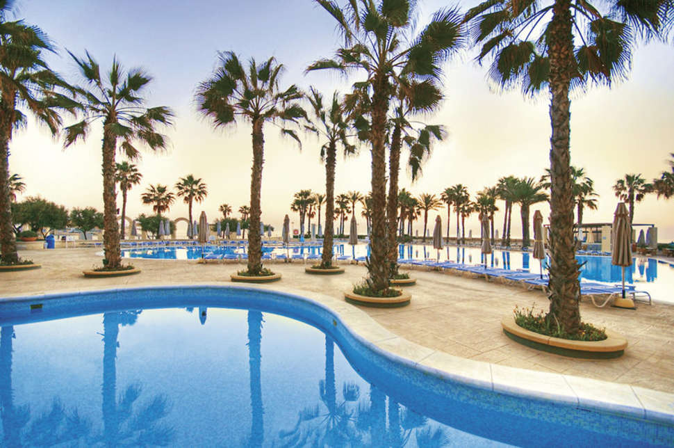 Ein Foto vom Pool im Hilton Malta