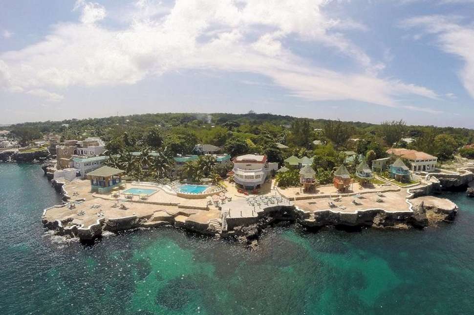 Een foto van het interieur van Samsara Cliff Resort