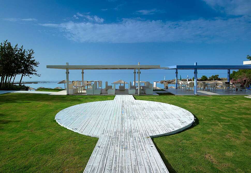 Een foto van het terras bij Sentido Sunrise Beach