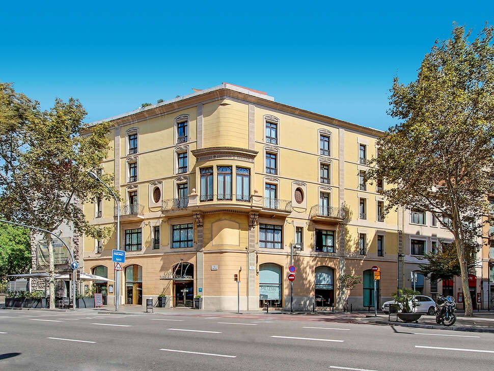 Ein Foto von der Außenansicht des Hotel Garbi Millenni