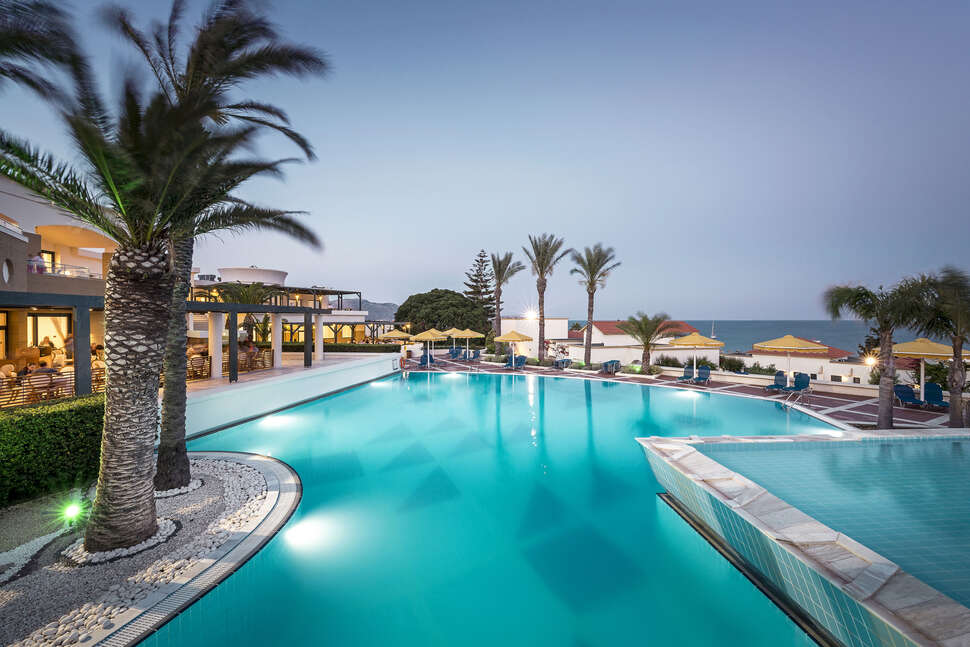 Ein Foto vom Pool im Mitsis Rodos Maris Resort & Spa