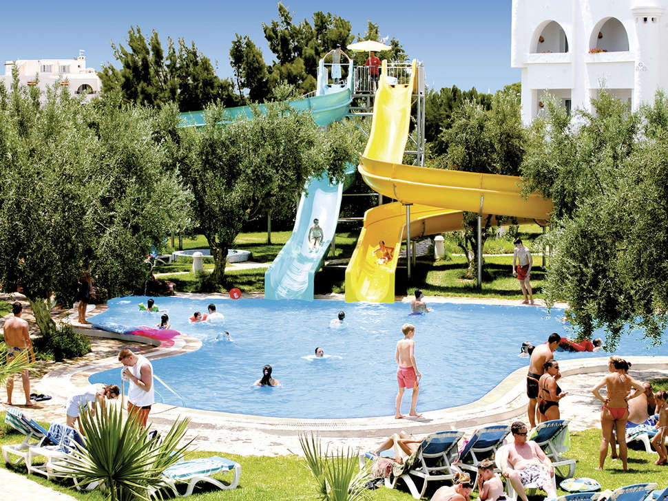 Een foto van het zwembad bij Hammamet Garden
