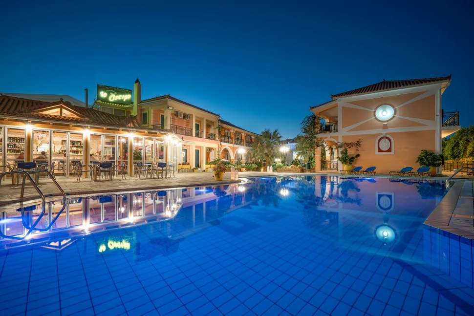 Een foto van het zwembad bij The Dream Studios To Oniro