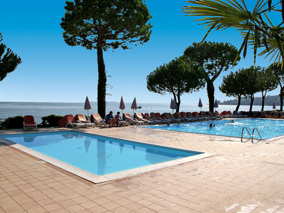 Een foto van het zwembad bij Residence Le Corti del Lago