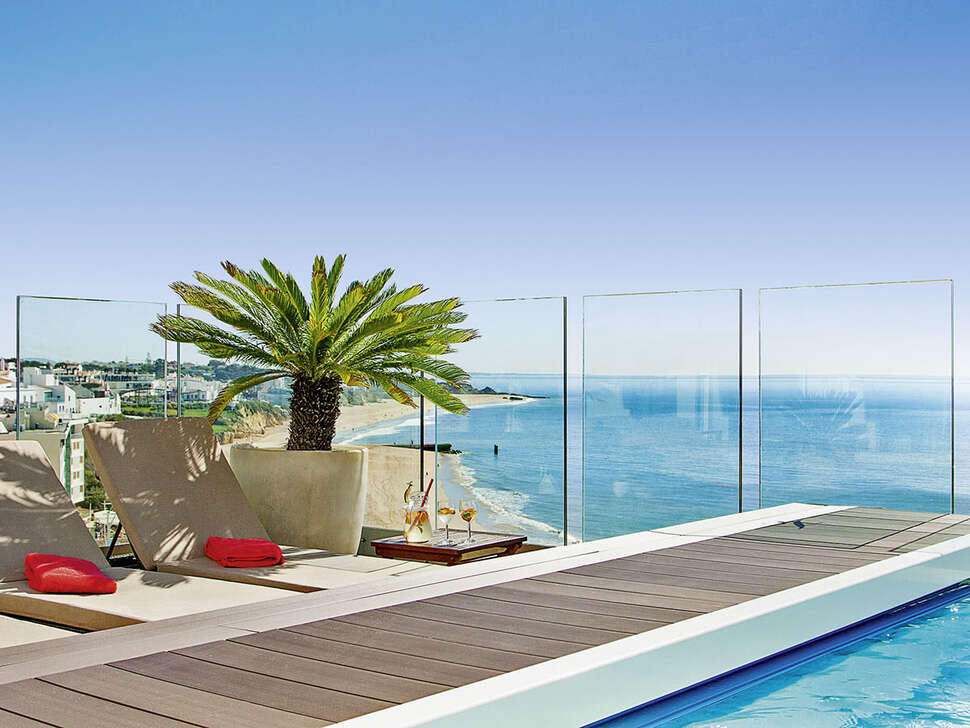 Een foto van het zwembad bij Rocamar Exclusive Hotel & Spa