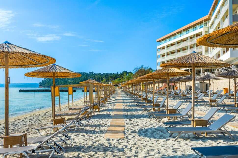 Ein Foto vom Strand beim Ammon Zeus Hotel