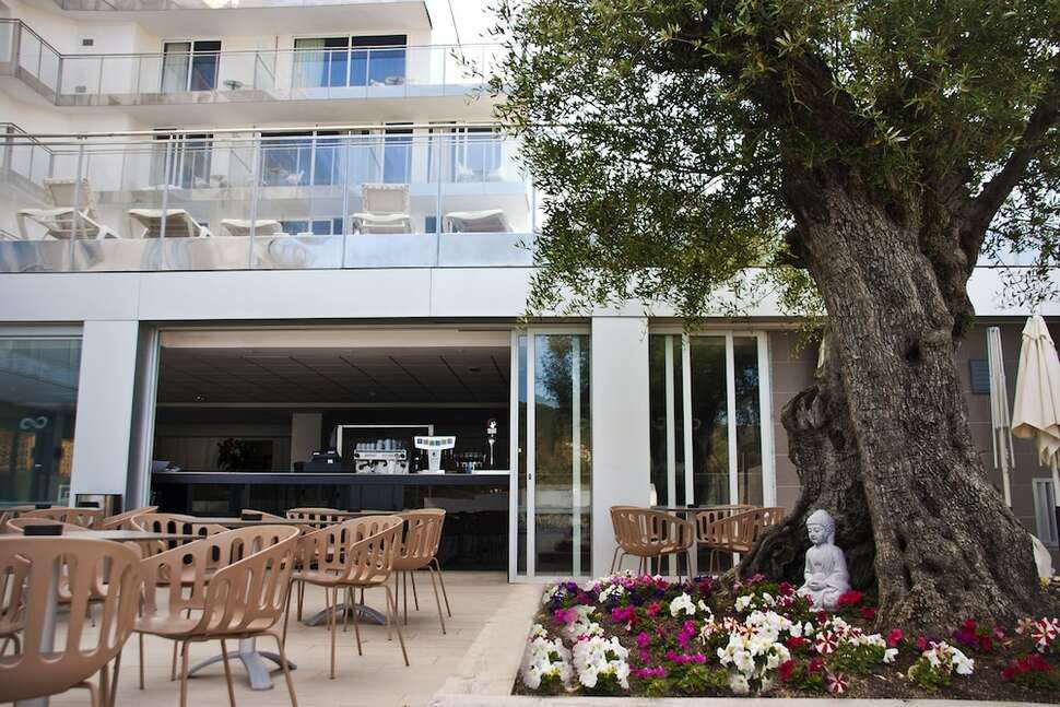 Een foto van het terras bij Hotel Europa Spa
