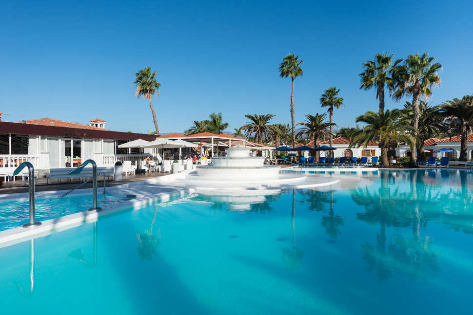 Een foto van het zwembad bij Suite Hotel Jardin Dorado
