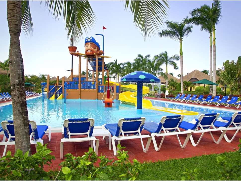 Een foto van het zwembad bij Allegro Cozumel