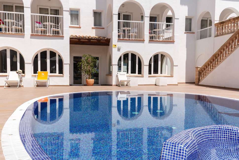 Een foto van R2 Bahia Cala Ratjada Design Hotel