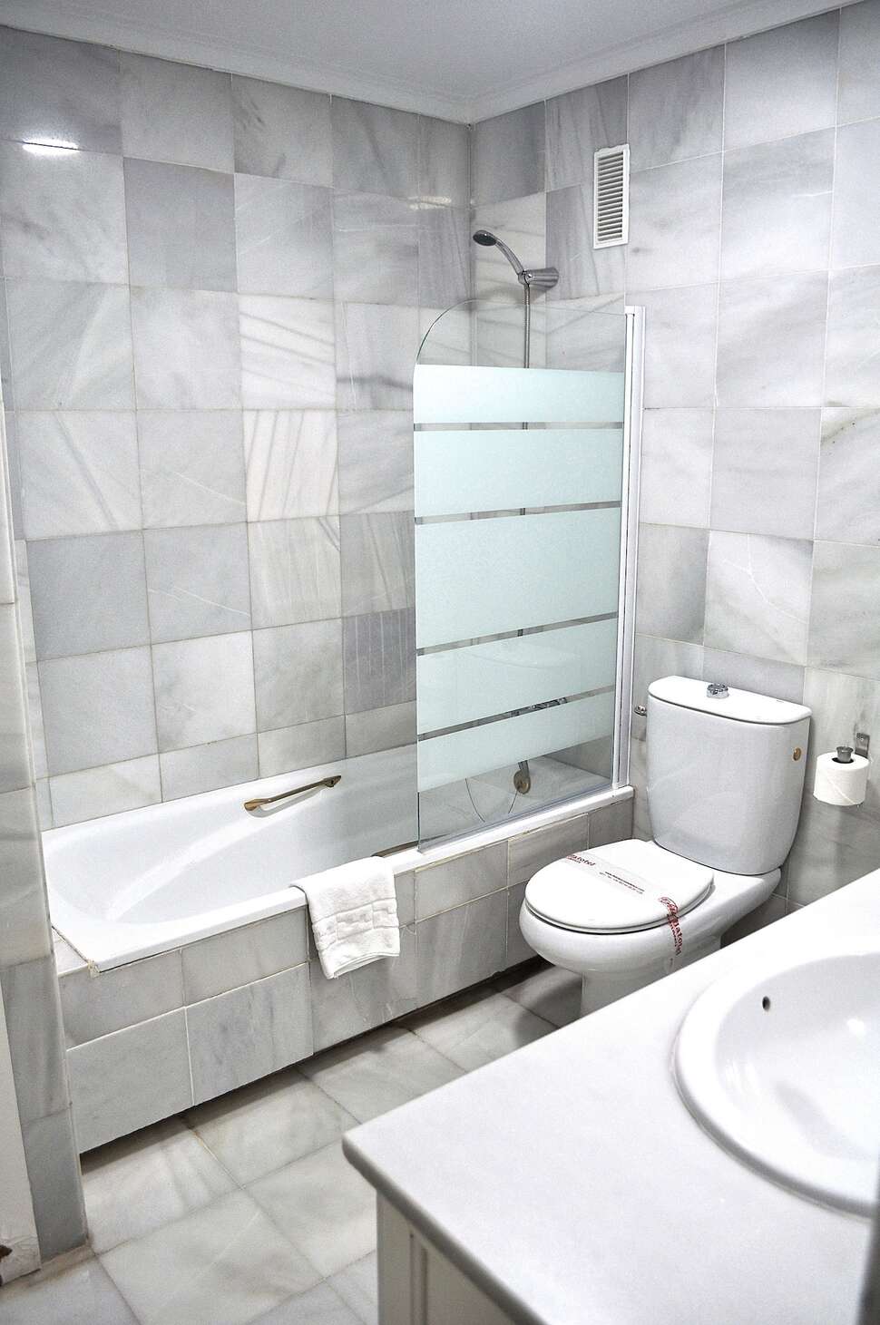 Een foto van First Flatotel International