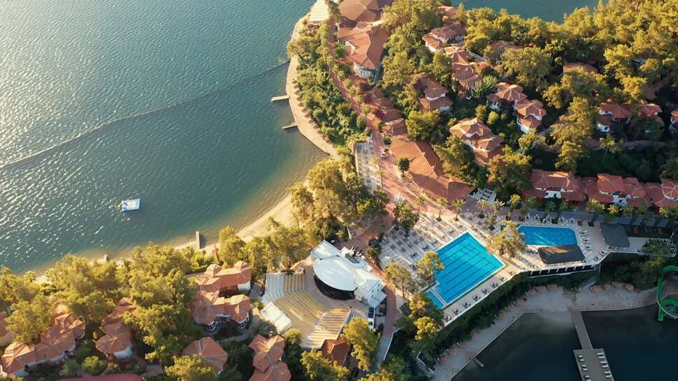 Een foto van het zwembad bij Club & Hotel Letoonia