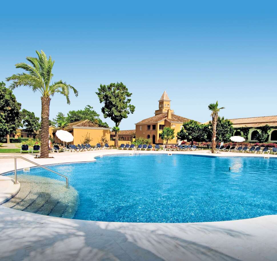 Ein Foto vom Pool im Vila Gale Albacora