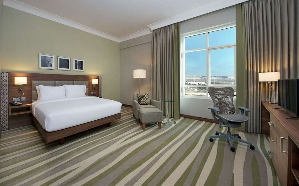 Ein Foto Hilton Garden Inn Dubai Al Muraqabat
