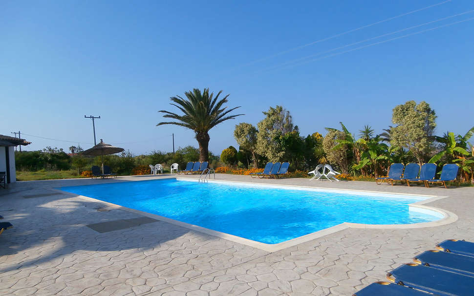 Een foto van het zwembad bij Sandy Beach Villas & Appartementen