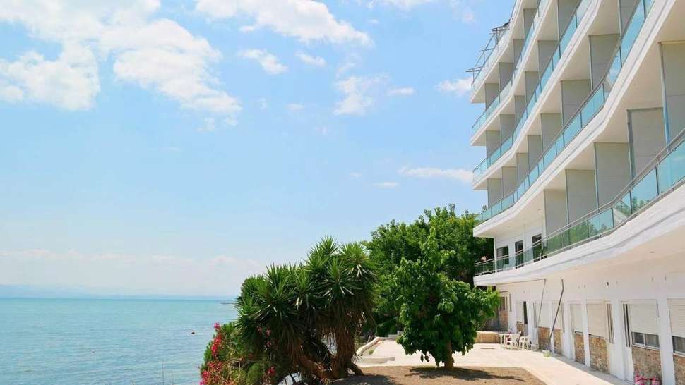 Een foto van de buitenkant van Porto Evia Boutique Hotel