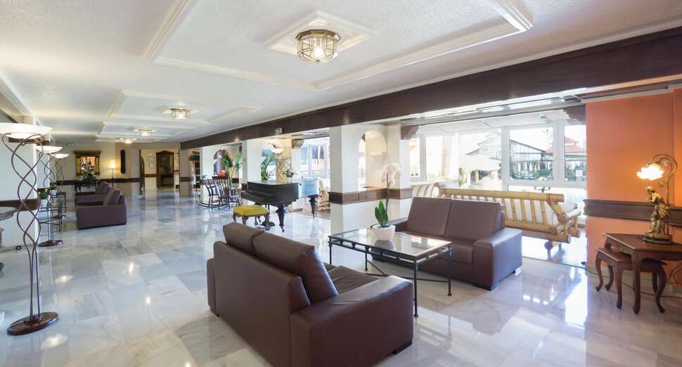 Een foto van het interieur van MS Tropicana