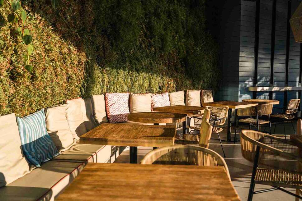 Een foto van het terras bij Solymar Gran Hotel