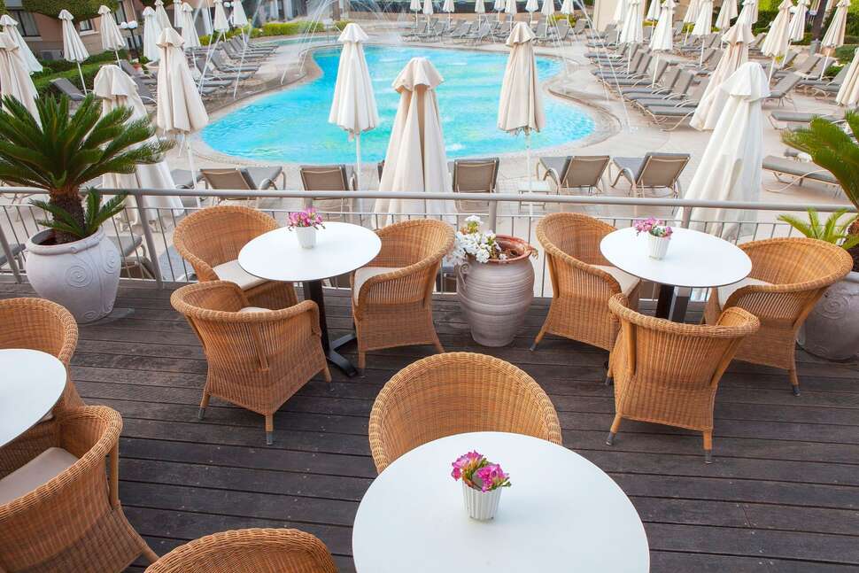 Ein Foto von der Terrasse im The King Jason Paphos