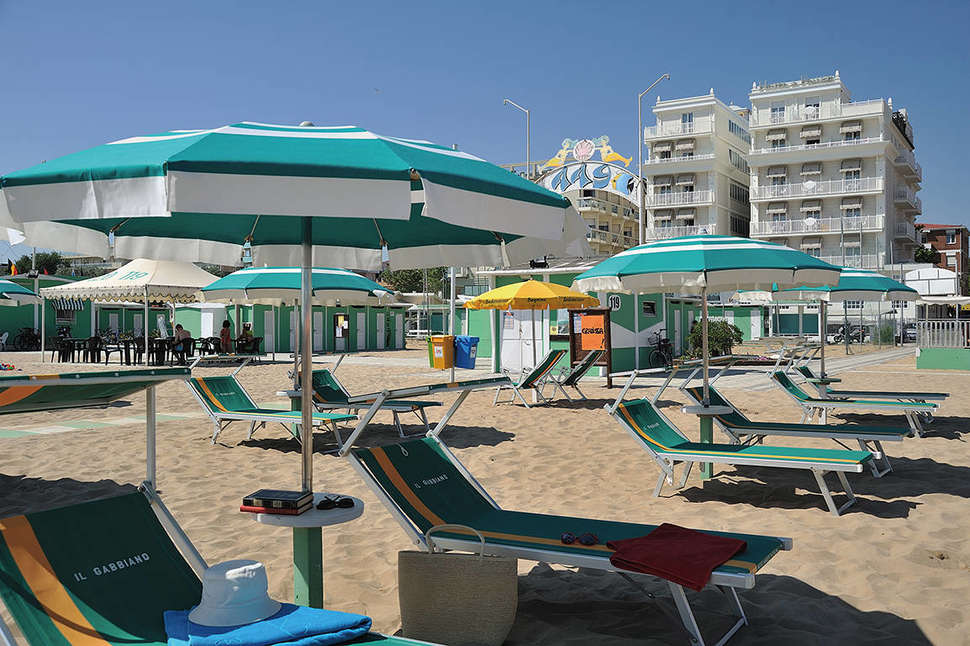 Een foto van het strand bij Hotel De France