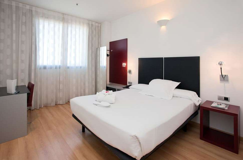 Een foto van een overzicht van Hotel Ilunion Aqua 3