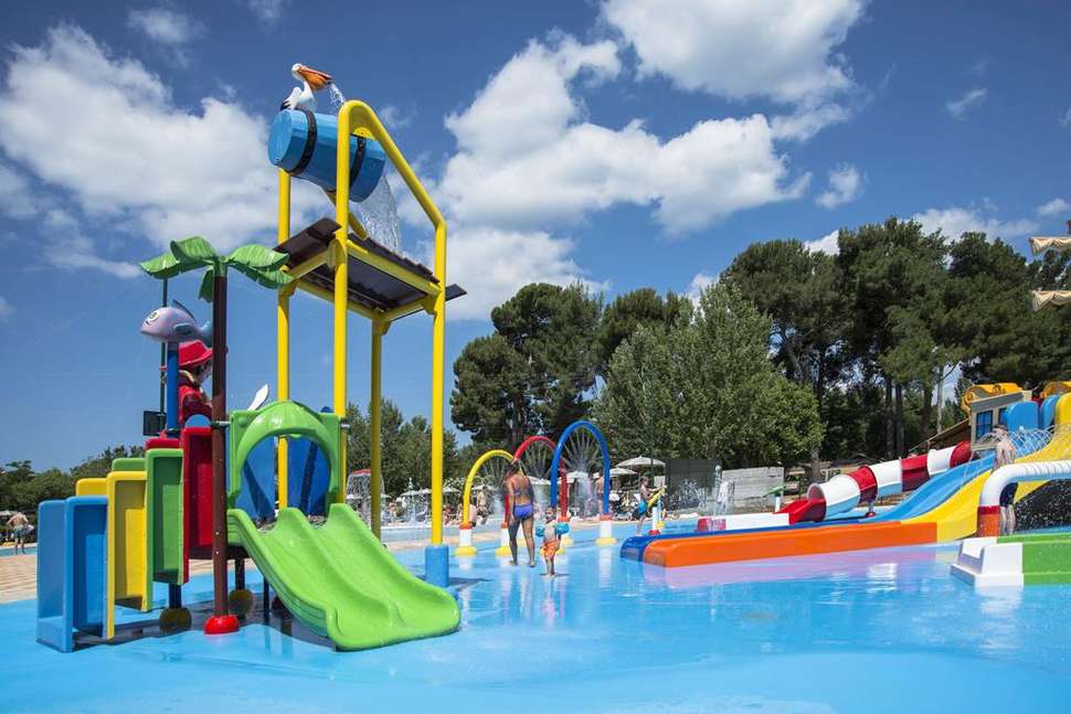 Een foto van het zwembad bij Camping Bi Village