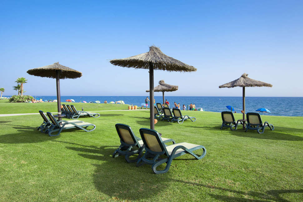 Ein Foto von der Terrasse im Impressive Playa Granada Golf