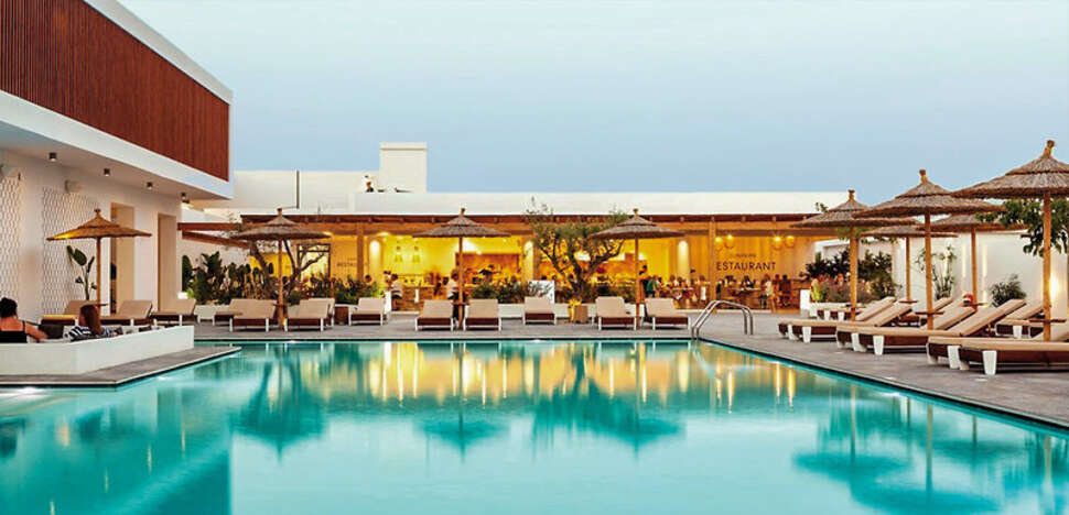 Een foto van het zwembad bij Pearl Beach Hotel