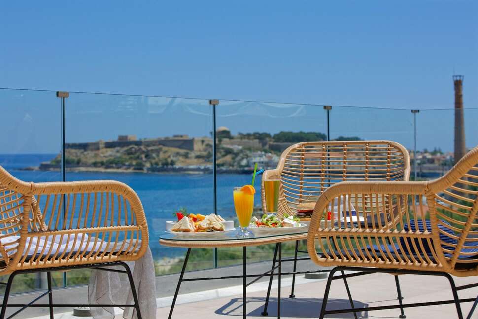 Een foto van het terras bij Hotel Archipelagos