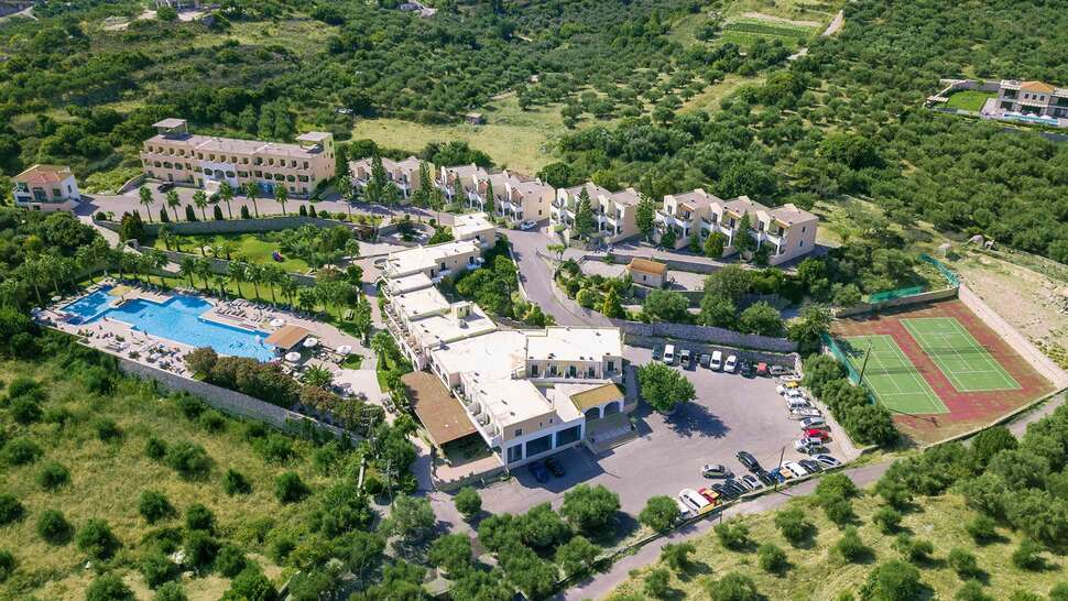 Een foto van het zwembad bij Almyrida Village & Waterpark Hotel